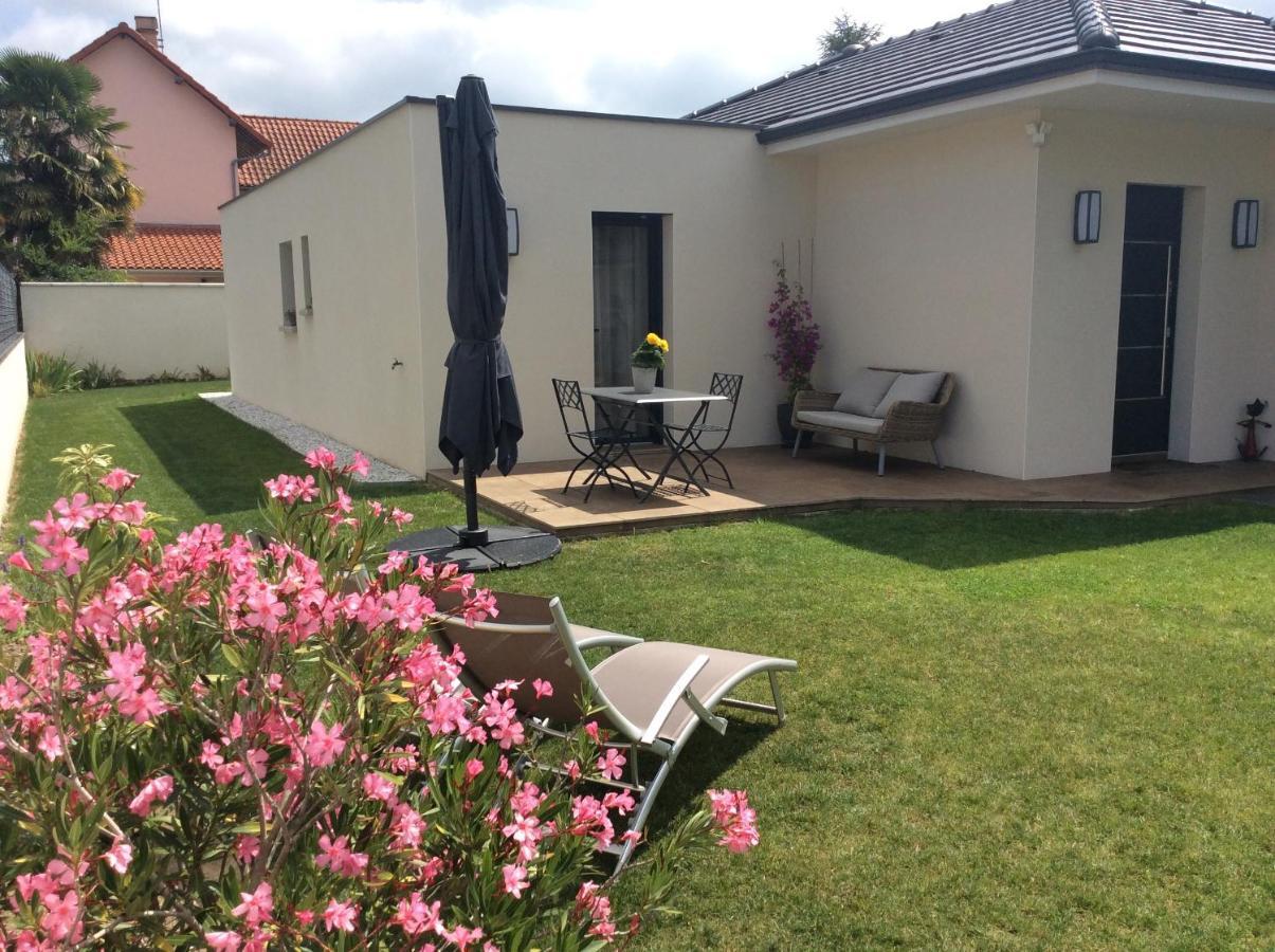 Du Cote De Chez Paule, Chambre Avec Entree Independante Et Salle D'Eau Privative Séméac Dış mekan fotoğraf